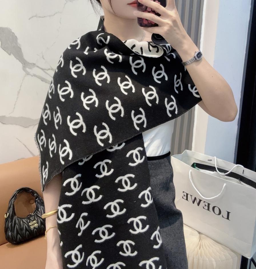 réplica,joyas,joyería,1:1,replica,fake,lujo,barato réplica,joyas,joyería,1:1,replica,fake,lujo,barato El nuevo pañuelo negro de Chanel (KCB)