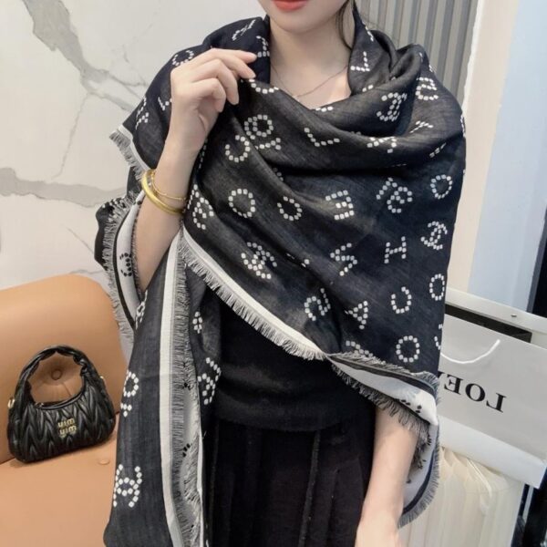 réplica,joyas,joyería,1:1,replica,fake,lujo,barato El último pañuelo de terciopelo de Chanel con el logo de perlas, la clásica camelia y el elegante estilo Coco (8SQ19)
