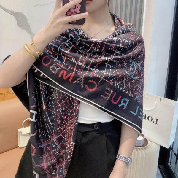 réplica,joyas,joyería,1:1,replica,fake,lujo,barato El último pañuelo de terciopelo de Chanel, con un diseño clásico de camelia y un elegante estilo Coco (8MCYB).