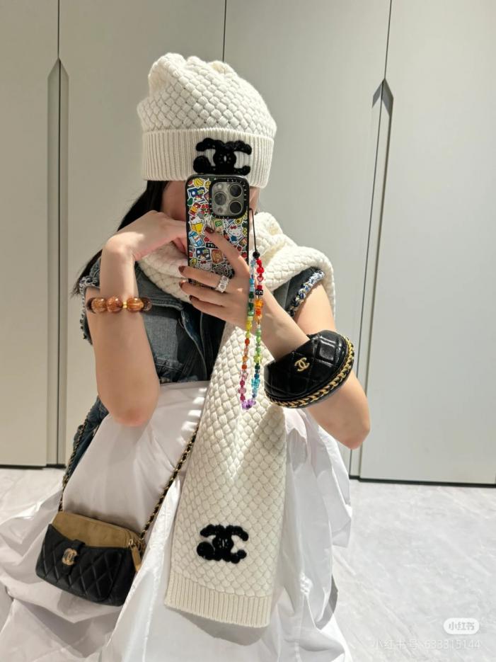 réplica,joyas,joyería,1:1,replica,fake,lujo,barato réplica,joyas,joyería,1:1,replica,fake,lujo,barato Conjunto de bufanda de cachemir acanalada con doble C tejida y textura de ganchillo de Chanel (4D4EB)