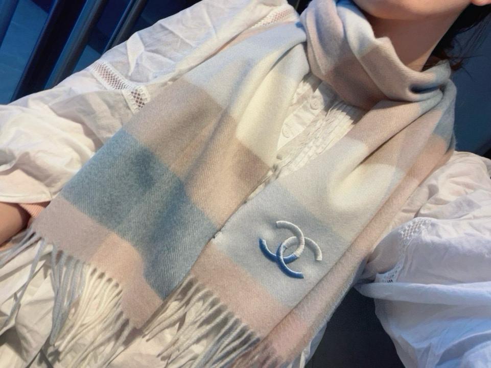 réplica,joyas,joyería,1:1,replica,fake,lujo,barato réplica,joyas,joyería,1:1,replica,fake,lujo,barato Bufanda CHANEL 100% cachemir premium con estampado de ondas de agua HK836