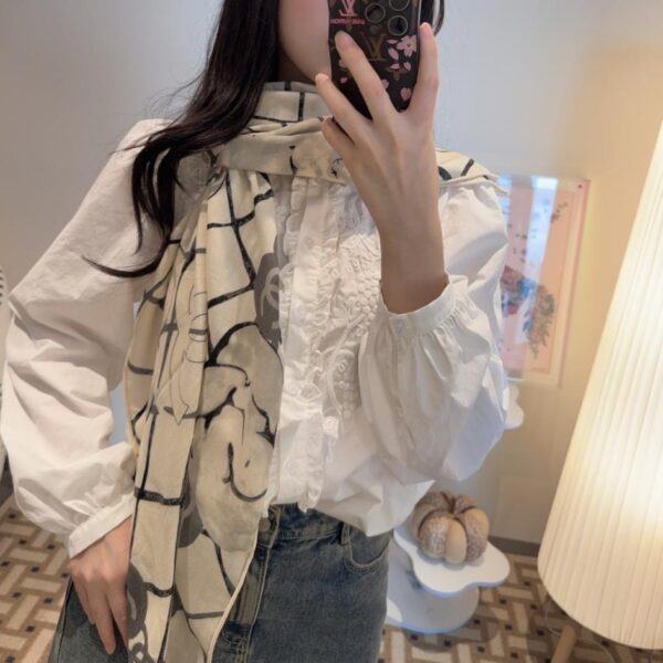 réplica,joyas,joyería,1:1,replica,fake,lujo,barato El último pañuelo de terciopelo acolchado de Chanel, camelia clásica y elegante estilo Coco (H3XN3)
