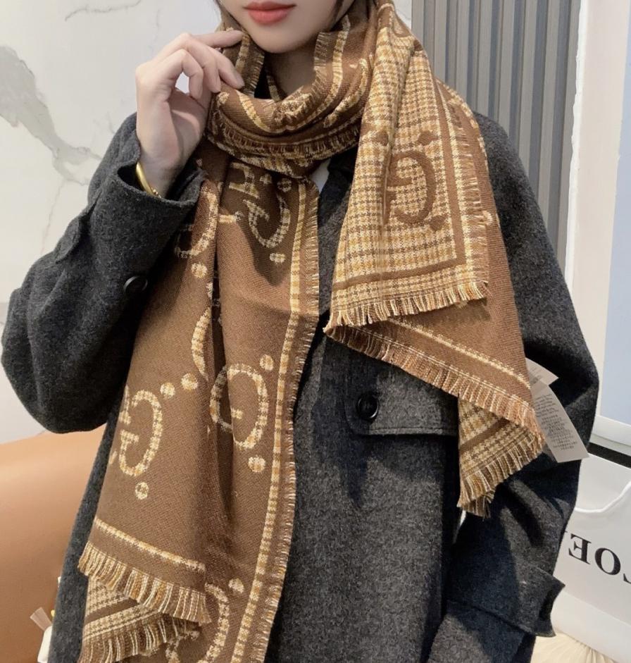réplica,joyas,joyería,1:1,replica,fake,lujo,barato réplica,joyas,joyería,1:1,replica,fake,lujo,barato Bufanda larga de lana con el clásico estampado GG de GUCCI (3 EDHM)