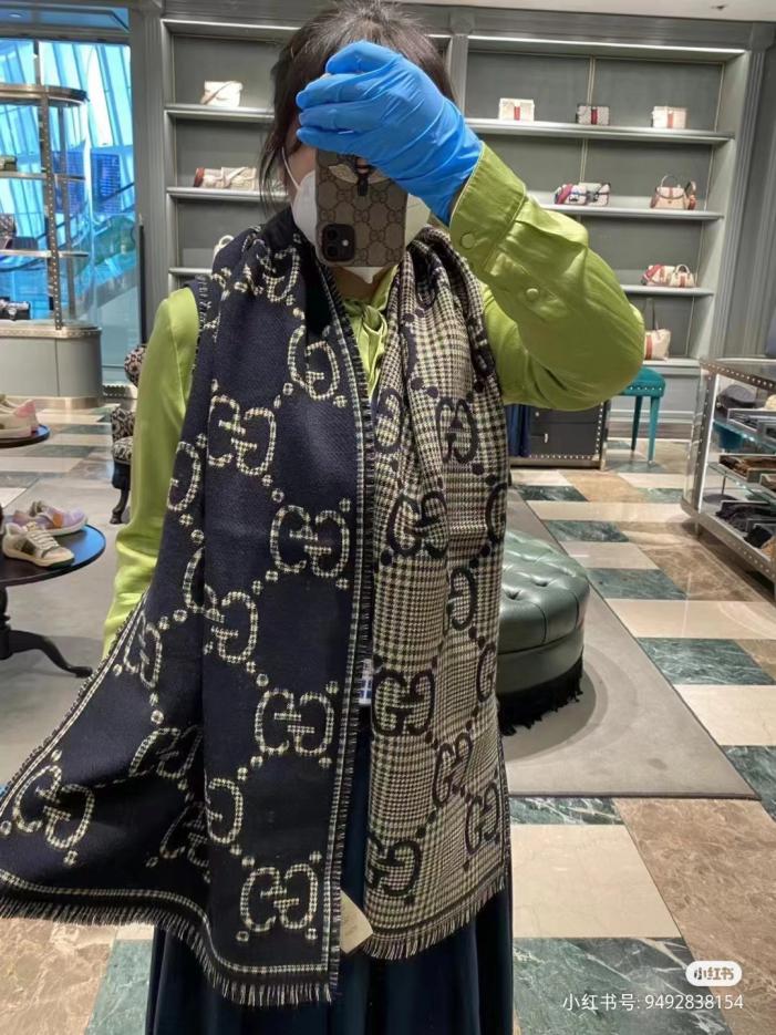 réplica,joyas,joyería,1:1,replica,fake,lujo,barato réplica,joyas,joyería,1:1,replica,fake,lujo,barato Bufanda reversible bicolor con estampado clásico de cuadros de GUCCI (WBHYQ)