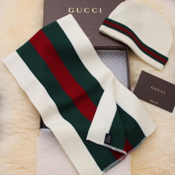 réplica,joyas,joyería,1:1,replica,fake,lujo,barato La nueva bufanda reversible de lana de Gucci para otoño/invierno (KEIM3) es un diseño elegante y retro.