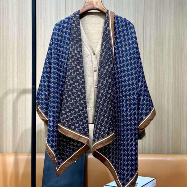 réplica,joyas,joyería,1:1,replica,fake,lujo,barato Chal clásico Gucci con logotipo GG, bufanda reversible (33NUB)