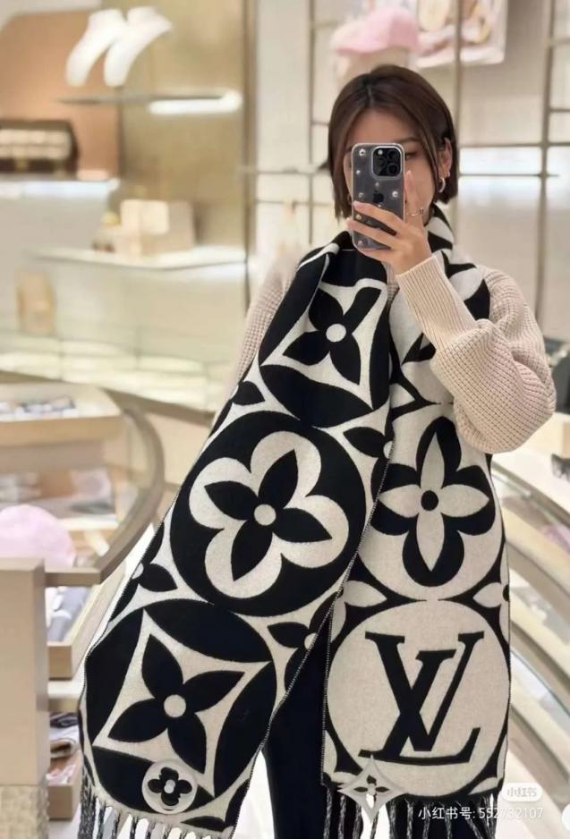 réplica,joyas,joyería,1:1,replica,fake,lujo,barato réplica,joyas,joyería,1:1,replica,fake,lujo,barato Bufanda circular extralarga y estrecha LV, estilo unisex, patrón clásico LV, jacquard teñido en hilo de doble cara (ZH0W5)