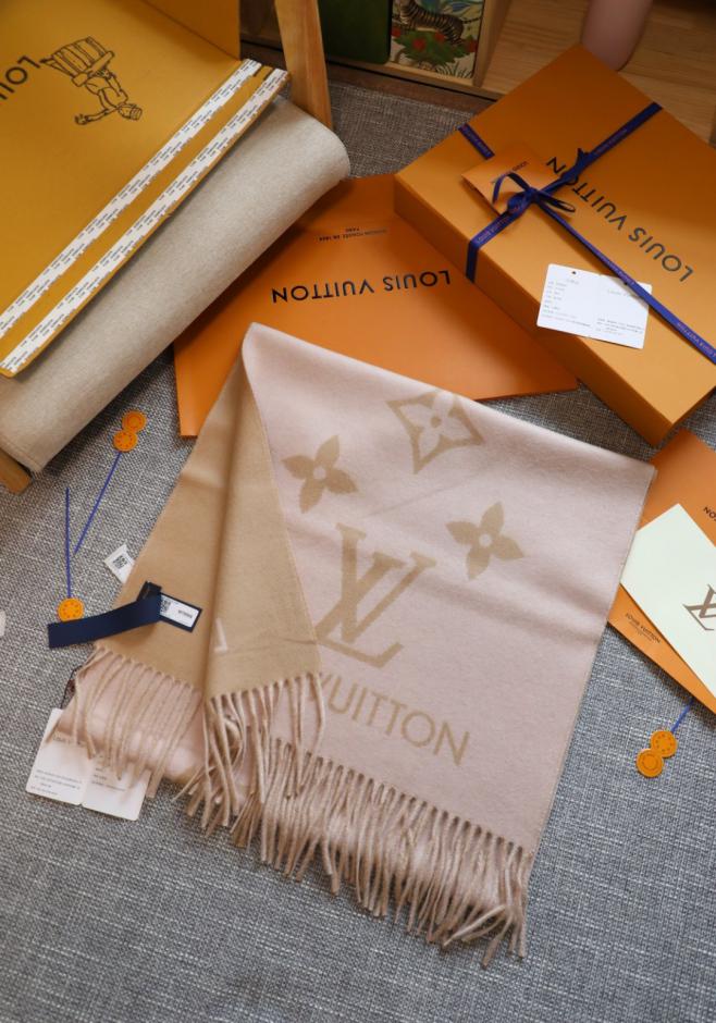 réplica,joyas,joyería,1:1,replica,fake,lujo,barato réplica,joyas,joyería,1:1,replica,fake,lujo,barato Confección original de LV, gruesa y cálida, con ribete de doble sobrehilado para evitar que se deshilache (R7EH2)
