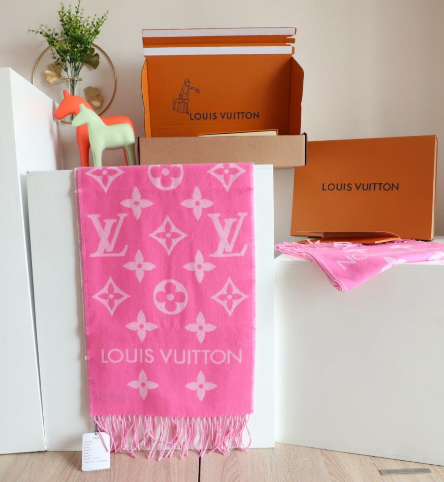 réplica,joyas,joyería,1:1,replica,fake,lujo,barato réplica,joyas,joyería,1:1,replica,fake,lujo,barato El último pañuelo con doble botonadura y logotipo de LV (50 SGZ)