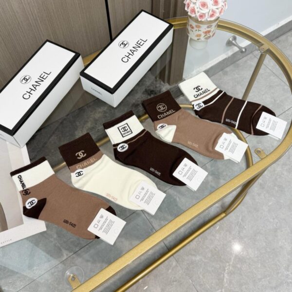 réplica,joyas,joyería,1:1,replica,fake,lujo,barato [Una caja contiene cinco pares] Calcetines Chanel de media caña, versión de alta calidad (YM708)