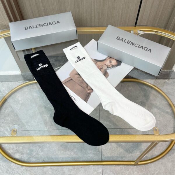 réplica,joyas,joyería,1:1,replica,fake,lujo,barato [Dos pares por caja] Calcetines de silicona con letras sincronizadas en la pantorrilla de la página web oficial de BALENCIAGA (3MZ4H)