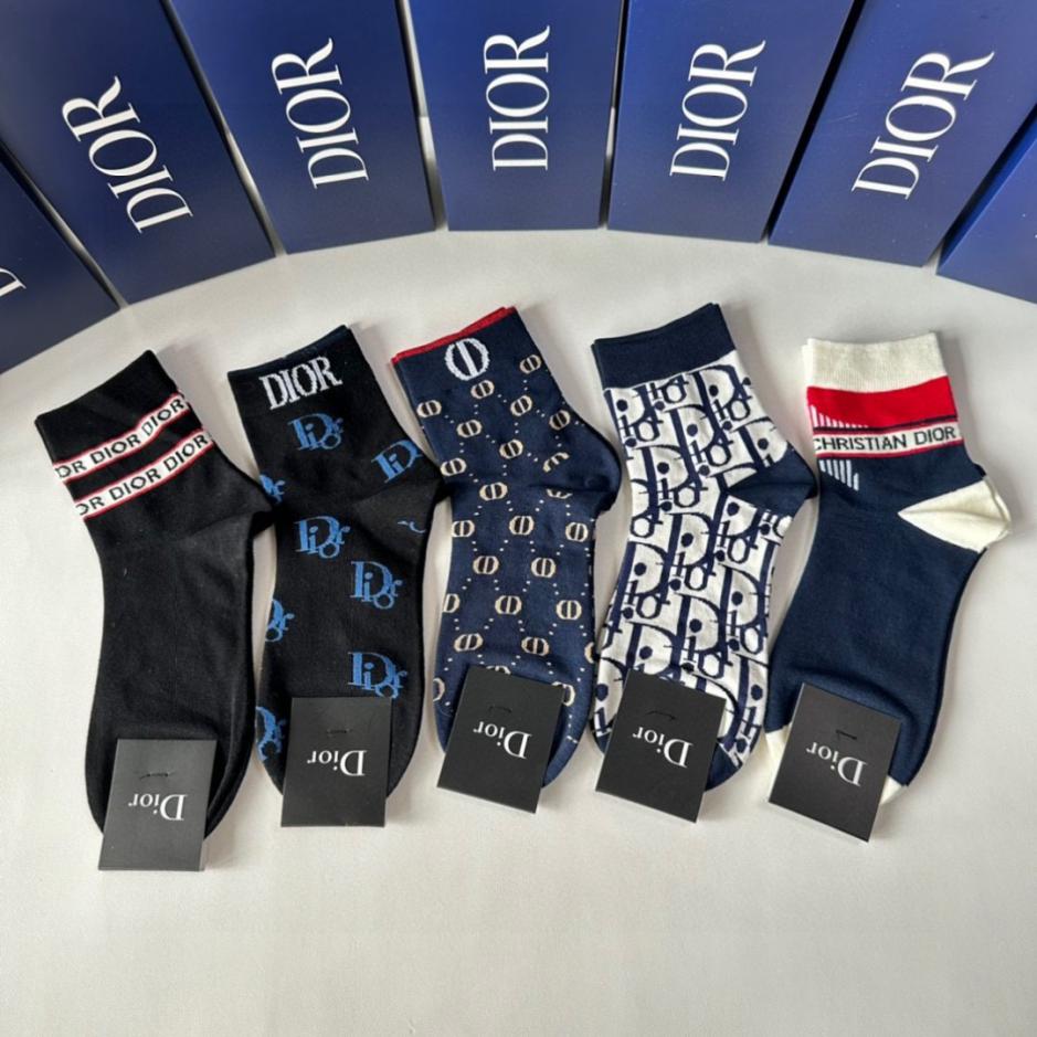 réplica,joyas,joyería,1:1,replica,fake,lujo,barato réplica,joyas,joyería,1:1,replica,fake,lujo,barato Los nuevos calcetines clásicos de media caña de DIOR, cinco pares por caja (A8VWU)
