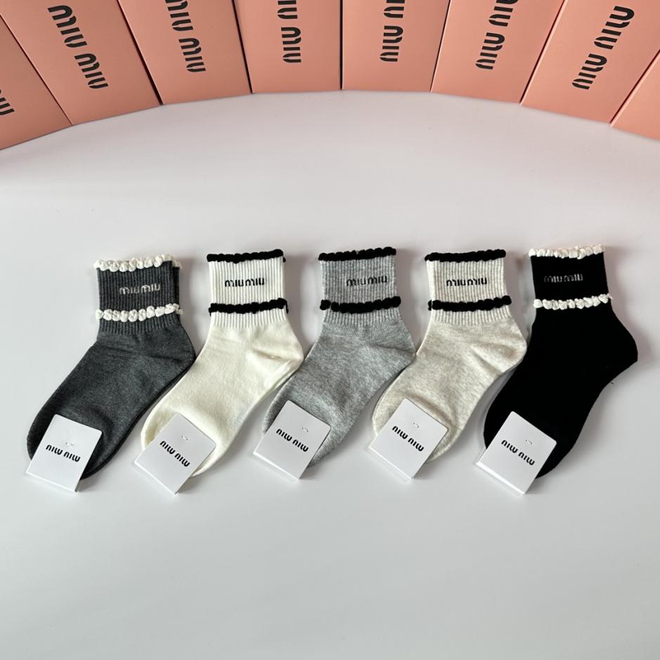 réplica,joyas,joyería,1:1,replica,fake,lujo,barato réplica,joyas,joyería,1:1,replica,fake,lujo,barato Calcetines MiuMiu de media caña, 5 pares por caja (TJWSS)