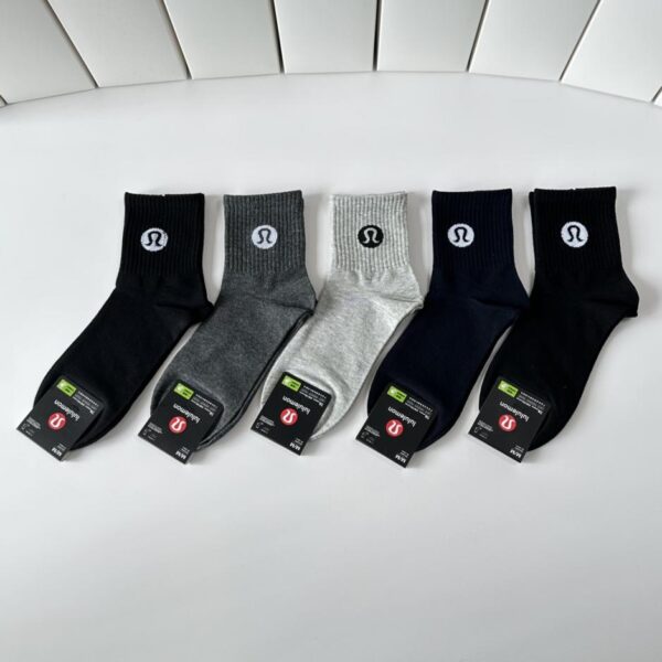 réplica,joyas,joyería,1:1,replica,fake,lujo,barato Nuevos calcetines de media caña de lululemon, cinco pares por caja (A26RS)