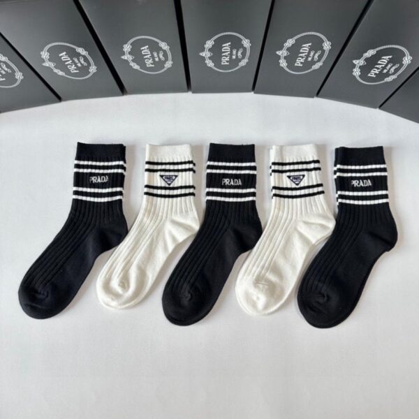 réplica,joyas,joyería,1:1,replica,fake,lujo,barato PRADA Nuevos calcetines clásicos bordados de media caña, 5 pares por caja (YN7K5)