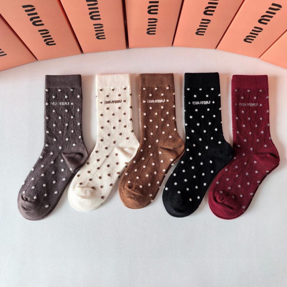 réplica,joyas,joyería,1:1,replica,fake,lujo,barato réplica,joyas,joyería,1:1,replica,fake,lujo,barato Calcetines MiuMiu New Cashmere de media caña, 5 pares por caja (Y5RAR)