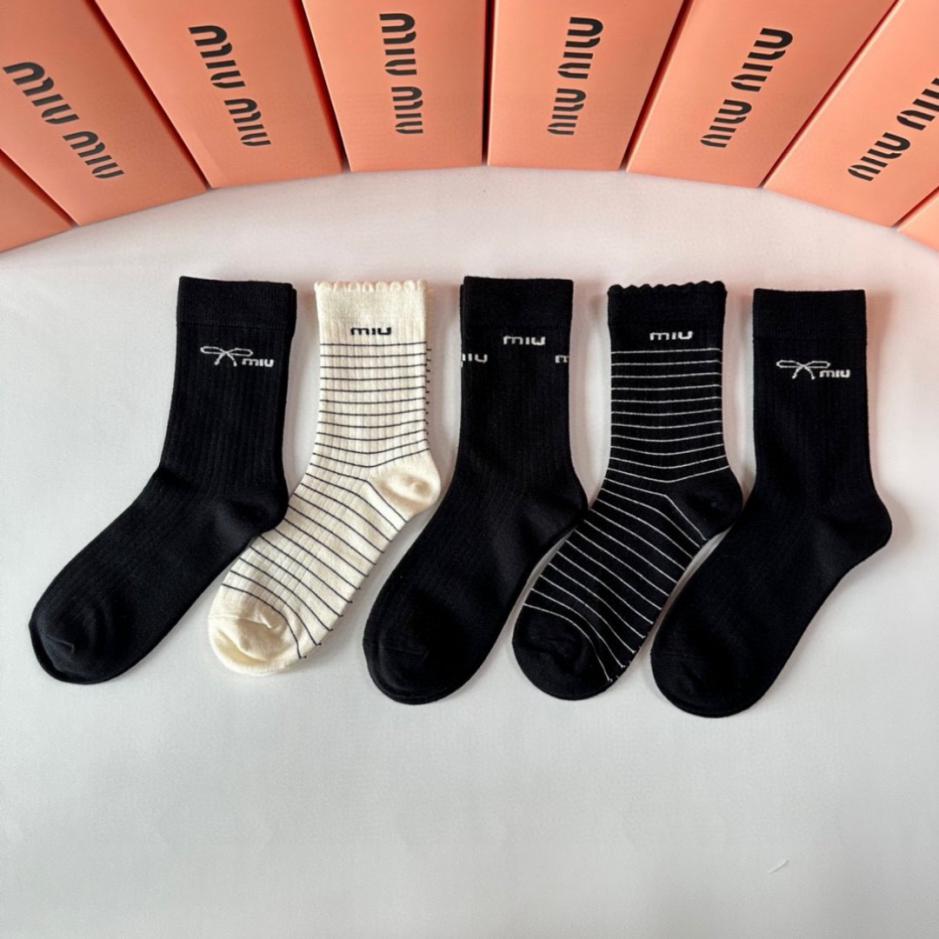 réplica,joyas,joyería,1:1,replica,fake,lujo,barato réplica,joyas,joyería,1:1,replica,fake,lujo,barato Calcetines MiuMiu New Cashmere de media caña, 5 pares por caja (ADXW0)
