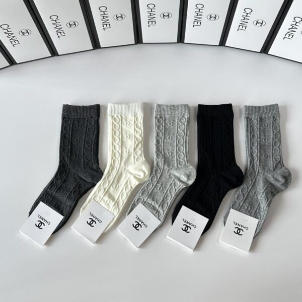 réplica,joyas,joyería,1:1,replica,fake,lujo,barato Nuevos calcetines de cachemir de media caña de Chanel, cinco pares por caja (T38CA)