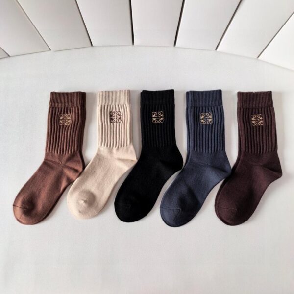 réplica,joyas,joyería,1:1,replica,fake,lujo,barato LOEWE Nuevos calcetines de cachemir bordados de media caña, 5 pares por caja (HQ1Z8)