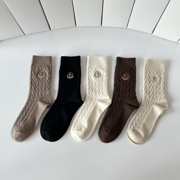 réplica,joyas,joyería,1:1,replica,fake,lujo,barato Los nuevos calcetines de media caña bordados de cachemir de MONCLER, cinco pares por caja (09W08)