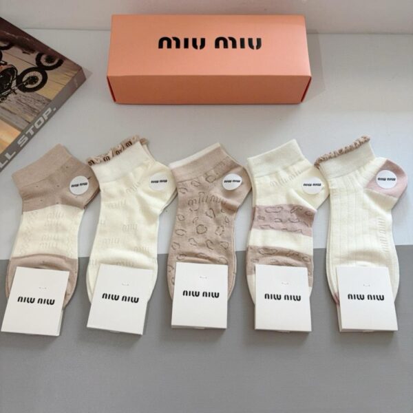 réplica,joyas,joyería,1:1,replica,fake,lujo,barato [5 pares por caja] Calcetines cortos de algodón de bambú MIUMIU de alta calidad (ZCRS2)