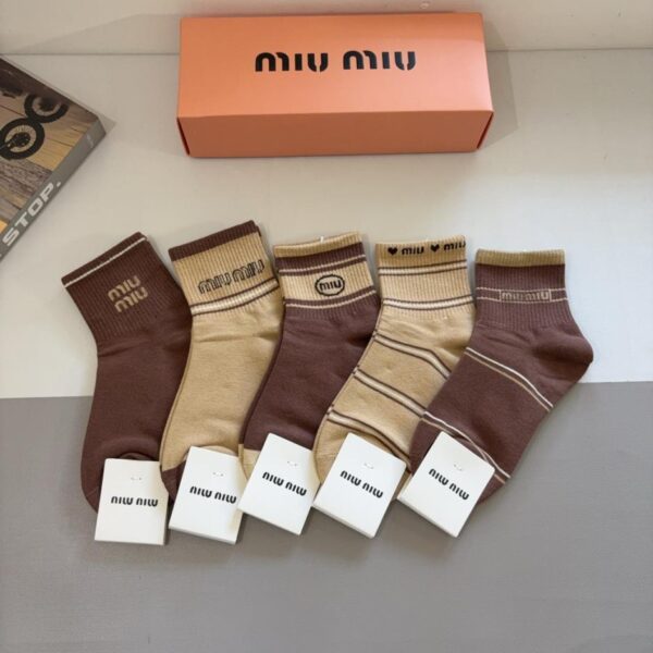 réplica,joyas,joyería,1:1,replica,fake,lujo,barato [5 pares por caja] Calcetines de media caña MIUMIU de alta calidad y gran popularidad (327EZ)