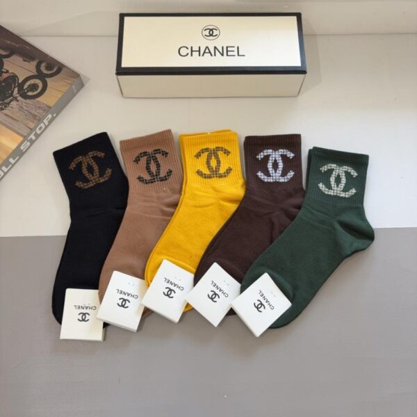réplica,joyas,joyería,1:1,replica,fake,lujo,barato (5 pares por caja) Los nuevos calcetines de alta gama de Chanel, calcetines de media caña con letras, del mismo estilo que los de las boutiques (BX6Y4)