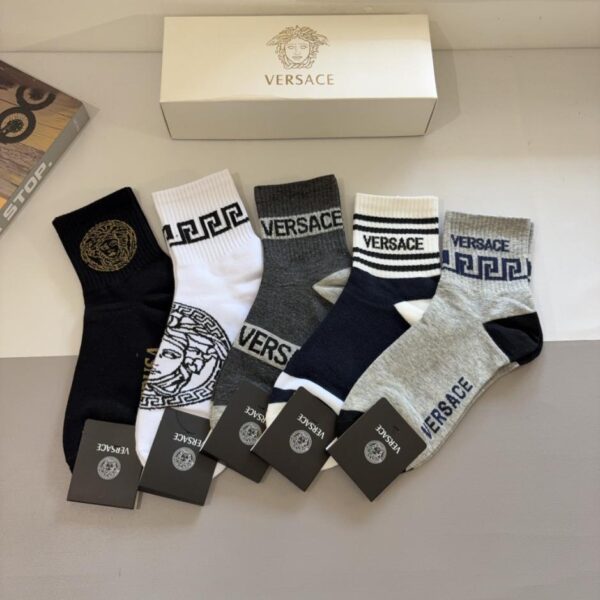 réplica,joyas,joyería,1:1,replica,fake,lujo,barato [Una caja contiene cinco pares] Calcetines VERSACE de algodón puro hasta la pantorrilla para hombre (DM0NJ)