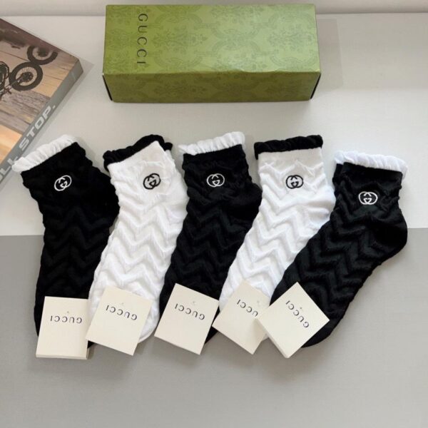 réplica,joyas,joyería,1:1,replica,fake,lujo,barato (5 pares por caja) Artículo pequeño de Gucci, calcetines bordados con volantes (9TBHI)