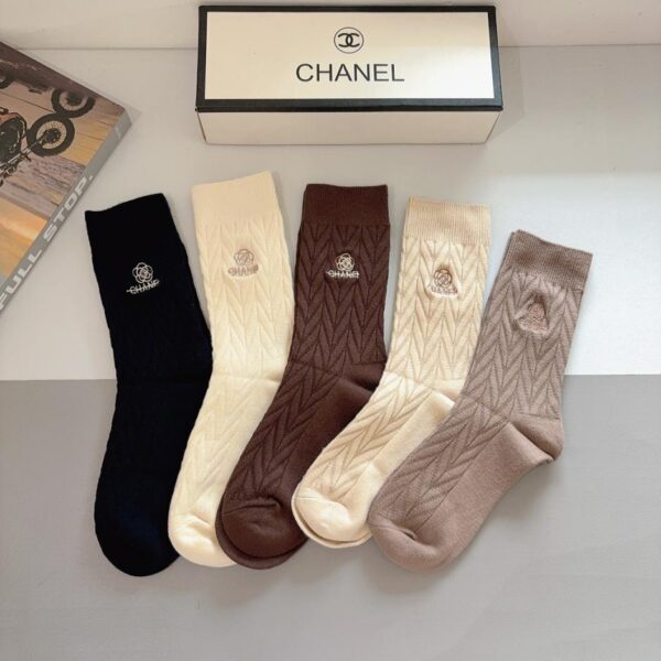 réplica,joyas,joyería,1:1,replica,fake,lujo,barato (5 pares por caja) Calcetines altos hasta la rodilla de cachemir bordados Chanel New High-Version (BXIZ5)