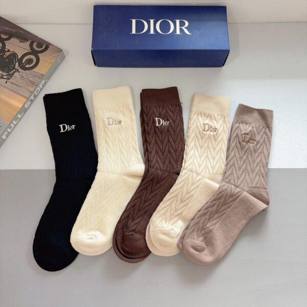 réplica,joyas,joyería,1:1,replica,fake,lujo,barato (5 pares por caja) ¡Nuevas medias Dior clásicas con el logo bordado! El mismo estilo que las de las boutiques (25251)