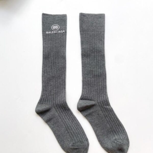 réplica,joyas,joyería,1:1,replica,fake,lujo,barato [Un par por caja] Calcetines altos hasta la rodilla de algodón con el logo clásico de Balenciaga (MGWQ1)