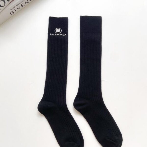 réplica,joyas,joyería,1:1,replica,fake,lujo,barato [Un par por caja] Calcetines altos hasta la rodilla de algodón con el logo clásico de Balenciaga (XM8C7)