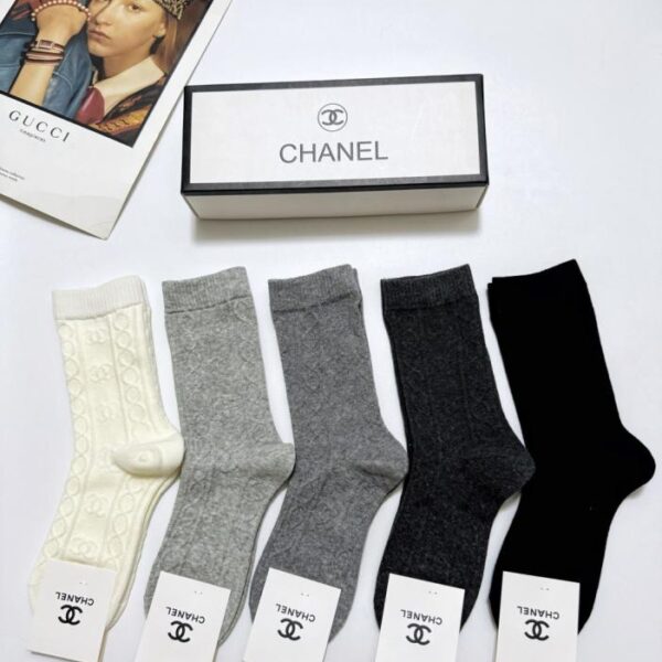 réplica,joyas,joyería,1:1,replica,fake,lujo,barato [Un par por caja] Calcetines Chanel clásicos de algodón con logo hasta la pantorrilla (08JOE)