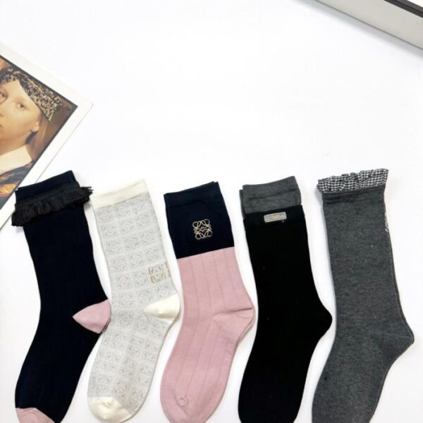réplica,joyas,joyería,1:1,replica,fake,lujo,barato [5 pares por caja] Calcetines de media caña de algodón con el clásico logo de Louis Vuitton (VYZAU)