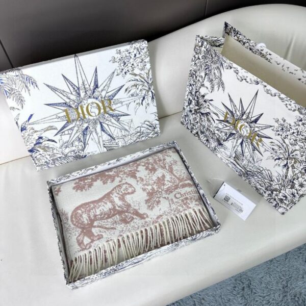réplica,joyas,joyería,1:1,replica,fake,lujo,barato Nuevo pañuelo con estampado Sauvage Toile de Jouy de Dior (J5VA6)