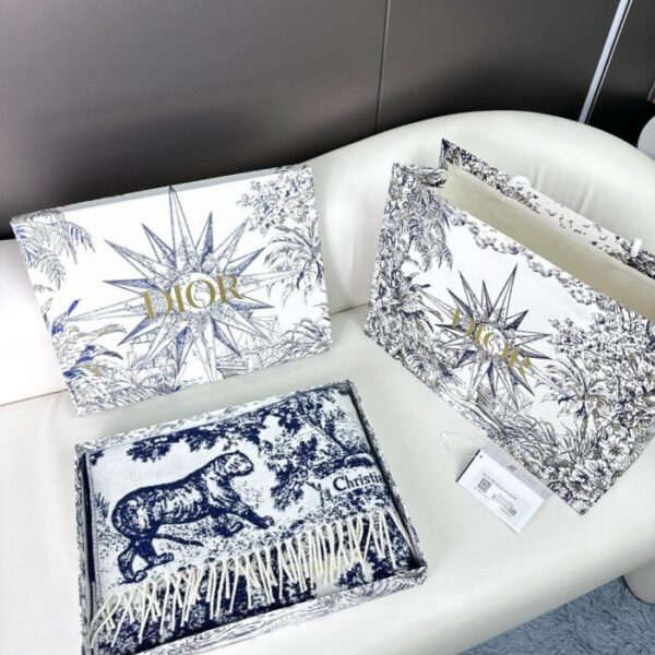 réplica,joyas,joyería,1:1,replica,fake,lujo,barato Nuevo pañuelo con estampado Sauvage Toile de Jouy de Dior (RCZO3)