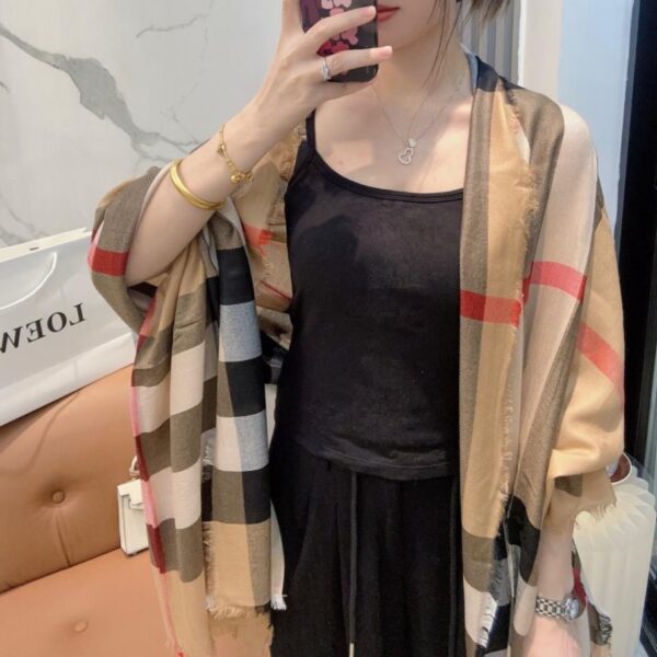 réplica,joyas,joyería,1:1,replica,fake,lujo,barato Bufanda Burberry Premium de cachemir escocés (2KSC1)
