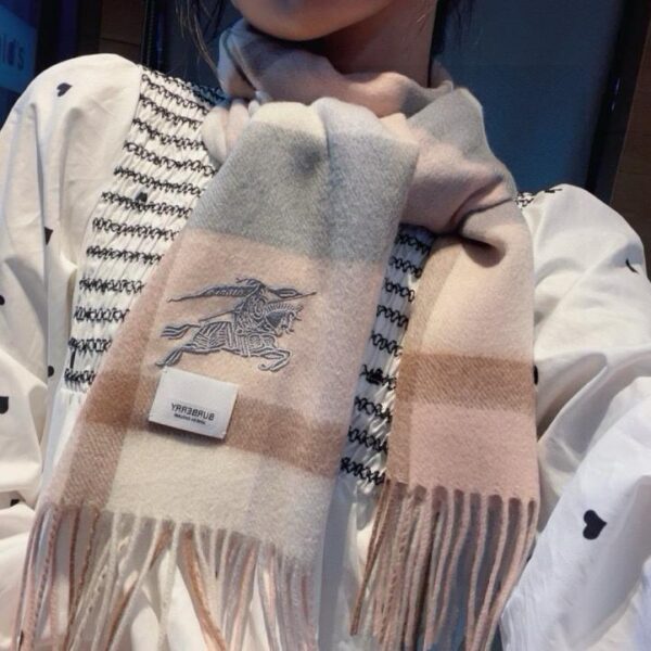 réplica,joyas,joyería,1:1,replica,fake,lujo,barato Bufanda premium para hombre de Burberry con estampado clásico de cuadros ecuestres (BLENI)