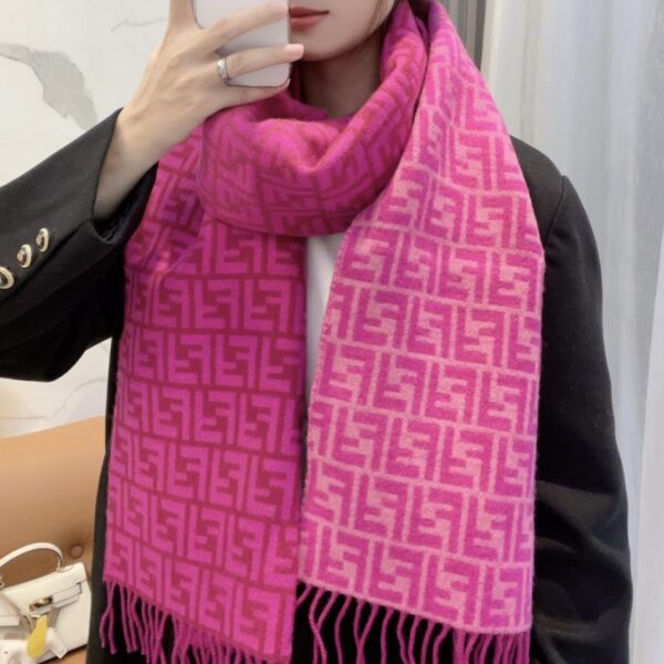 réplica,joyas,joyería,1:1,replica,fake,lujo,barato ¡Artículo nuevo y exquisito! Pañuelo Fendi con monograma FF (6M92U)