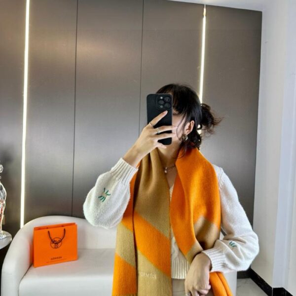 réplica,joyas,joyería,1:1,replica,fake,lujo,barato Pañuelo Hermes Large H de doble cara con jacquard y borlas gruesas (O7NQ2)
