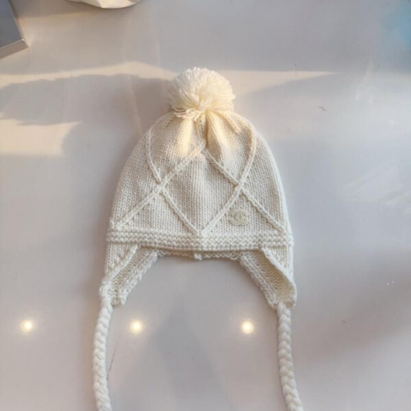 réplica,joyas,joyería,1:1,replica,fake,lujo,barato Sombrero con orejeras Chanel Otoño/Invierno con jacquard de patrón de diamantes (IEFUK)
