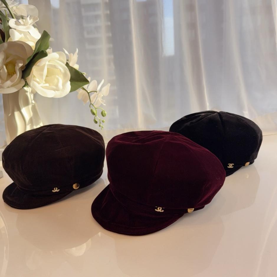 réplica,joyas,joyería,1:1,replica,fake,lujo,barato réplica,joyas,joyería,1:1,replica,fake,lujo,barato Boina octogonal de terciopelo Chanel Otoño/Invierno – Estilo reversible (1B0YU)