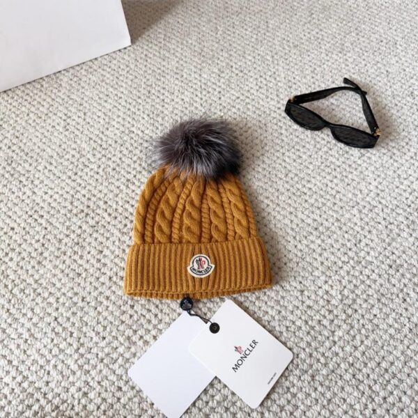 réplica,joyas,joyería,1:1,replica,fake,lujo,barato Gorro de lana de punto para mujer Moncler Otoño/Invierno con textura suave y acogedora de cachemir (9F9GL)