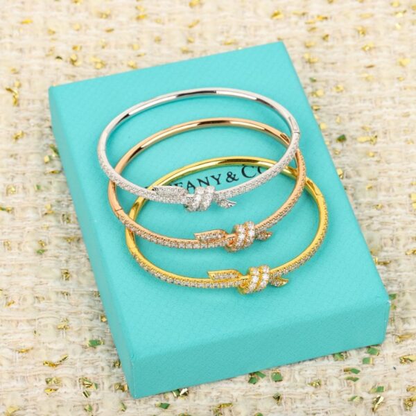 réplica,joyas,joyería,1:1,replica,fake,lujo,barato Boutique / Brazalete de diamantes retorcidos, personalizable con oro real y diamantes, de la serie Tiffany Knot (7KNGO).