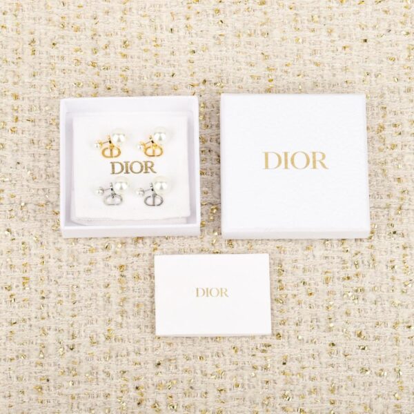 réplica,joyas,joyería,1:1,replica,fake,lujo,barato Boutique / Pendientes de botón con perla y letra CD de Dior en oro y plata (MZRC9)