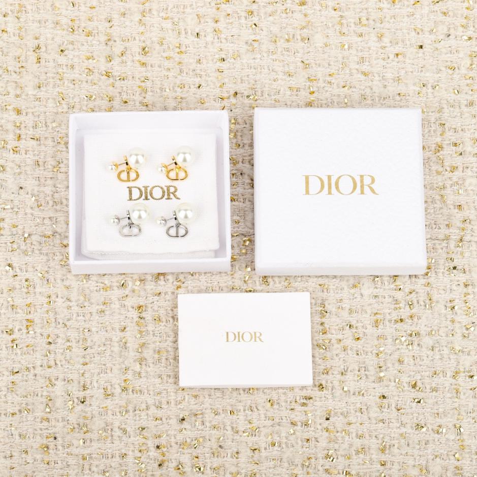 réplica,joyas,joyería,1:1,replica,fake,lujo,barato réplica,joyas,joyería,1:1,replica,fake,lujo,barato Boutique / Pendientes de botón con perla y letra CD de Dior en oro y plata (MZRC9)