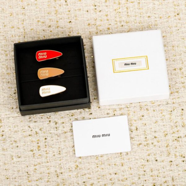 réplica,joyas,joyería,1:1,replica,fake,lujo,barato Boutique / Pinza para el cabello con letras esmaltadas de colores MIUMIU (KAB0F)