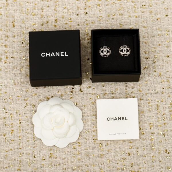 réplica,joyas,joyería,1:1,replica,fake,lujo,barato Boutique / Pendientes Chanel redondos calados con doble C (EQ1XB)