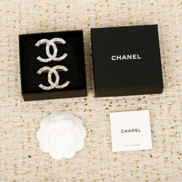 réplica,joyas,joyería,1:1,replica,fake,lujo,barato Boutique / Broche de doble C en relieve de Chanel (B8GY8)